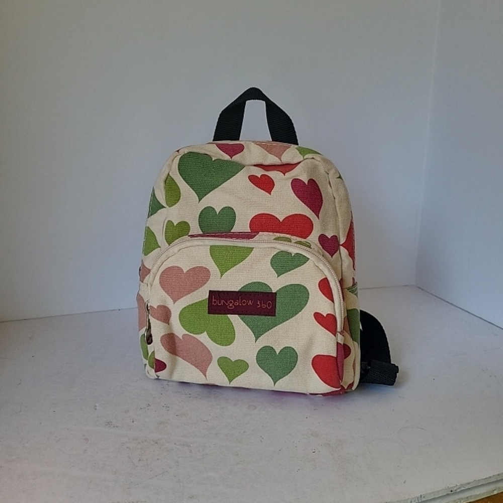 Bungalow 360 Kids Heart Print Mini Backpack in Cream, Green & Red